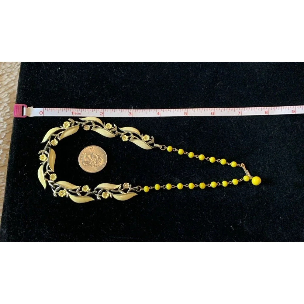 Vintage Lisner Yellow Enamel Floral Necklace Mid-Century Statement *Flaws Noted - Picture 11 of 11